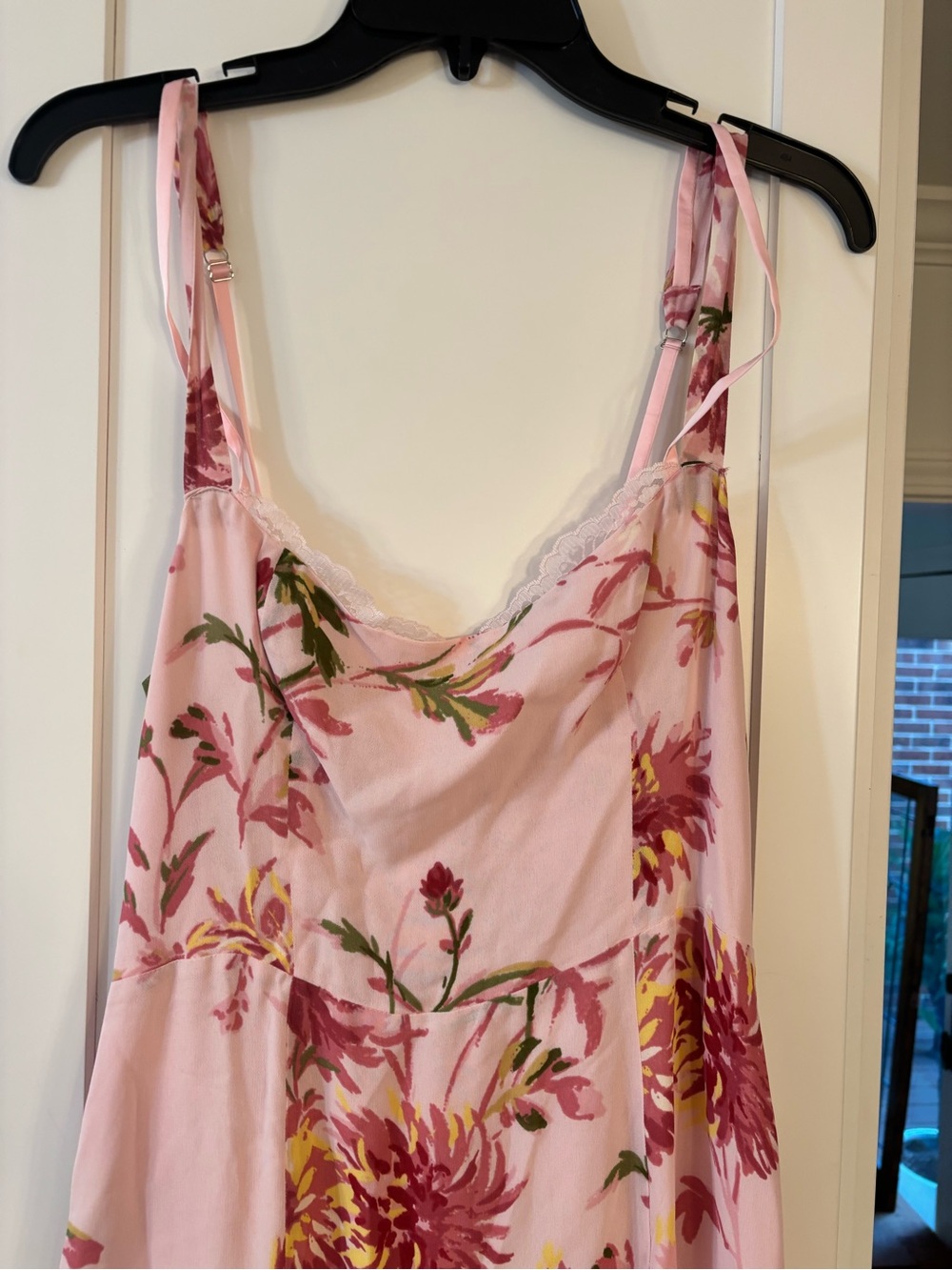 new Reformation Irisa lace trim maxi mermaid dress in Chrysanthemum pink floral - Picture 5 of 8